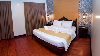 Plaza Suite